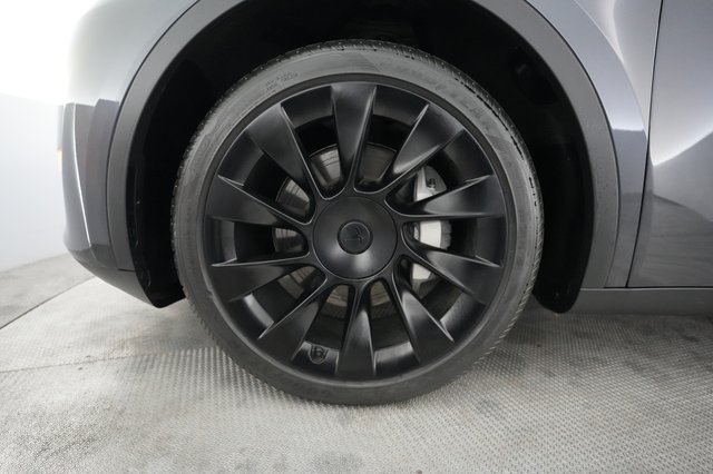 2024 Tesla Model Y — photo 15 of 21