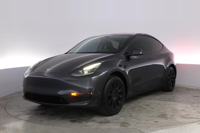 2024 Tesla Model Y — VIN 7SAYGDED4RF092409