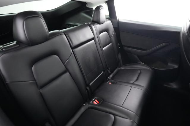 2024 Tesla Model Y — photo 4 of 21