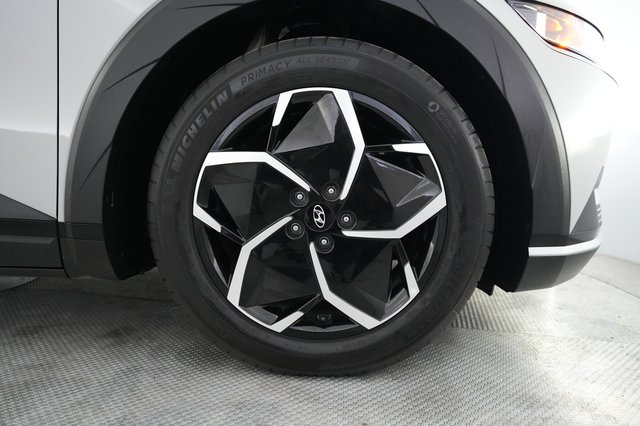 2024 Hyundai IONIQ 5 — photo 16 of 21