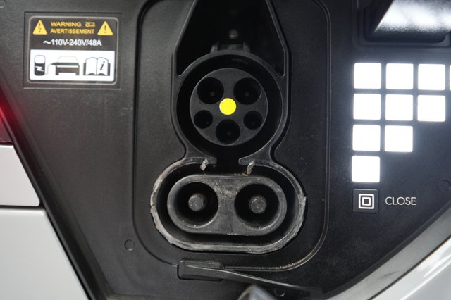 2024 Hyundai IONIQ 5 — photo 8 of 21