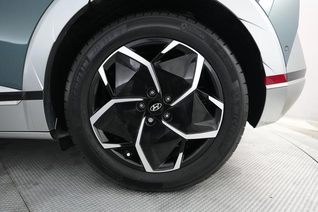 2024 Hyundai IONIQ 5 — photo 7 of 21