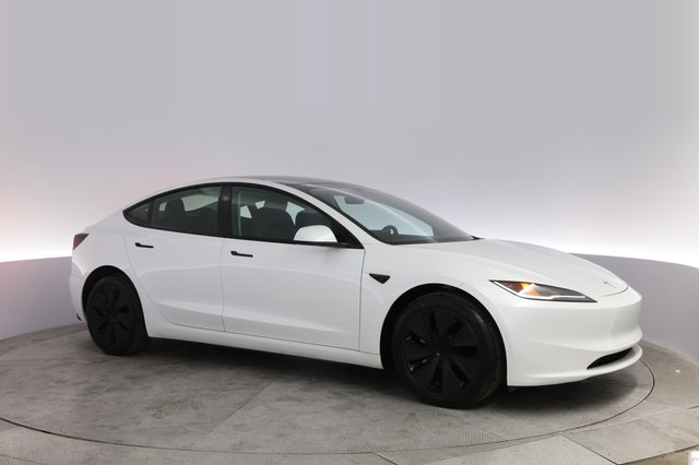 2025 Tesla Model 3 — photo 11 of 23