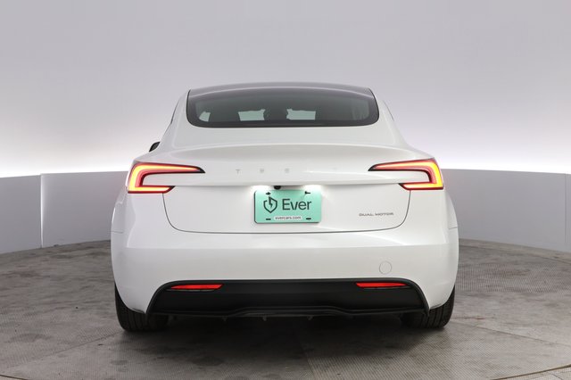 2025 Tesla Model 3 — photo 12 of 23