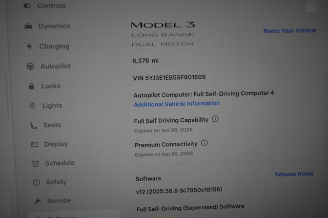 2025 Tesla Model 3 — photo 5 of 23
