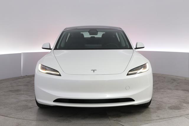 2025 Tesla Model 3 — photo 9 of 23