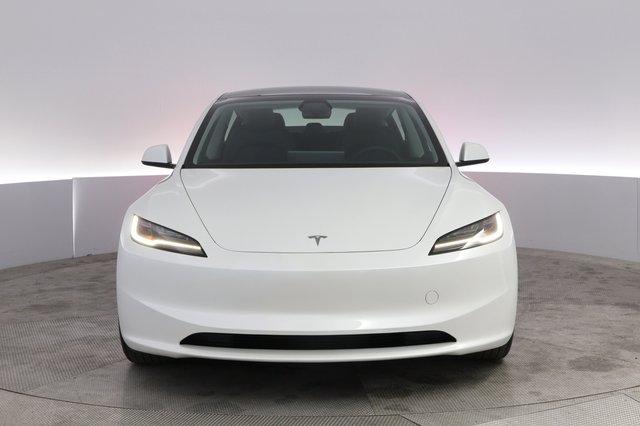 2025 Tesla Model 3 — photo 9 of 23