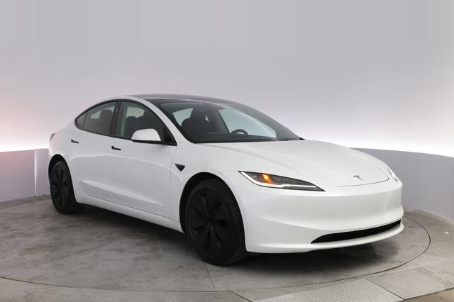 2025 Tesla Model 3 — photo 10 of 23