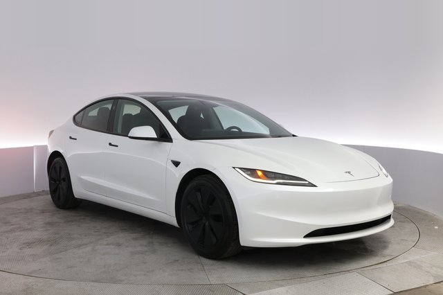 2025 Tesla Model 3 — photo 10 of 23