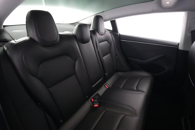 2025 Tesla Model 3 — photo 4 of 23