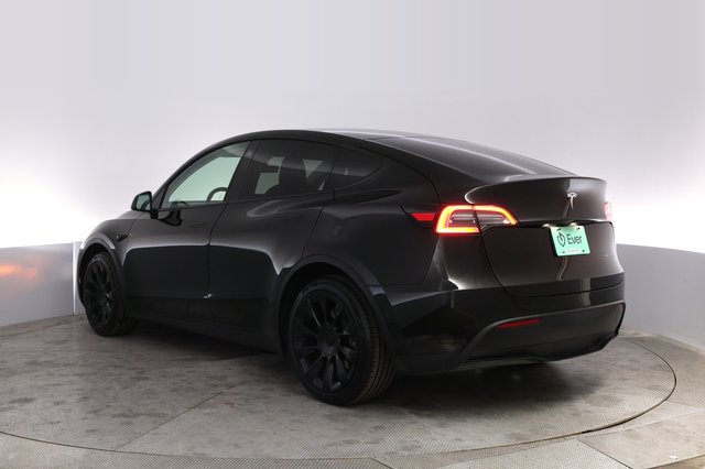 2021 Tesla Model Y — photo 13 of 21