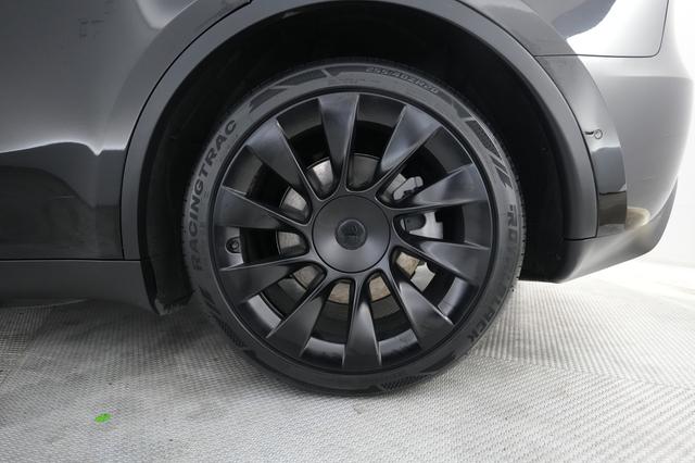 2021 Tesla Model Y — photo 7 of 21