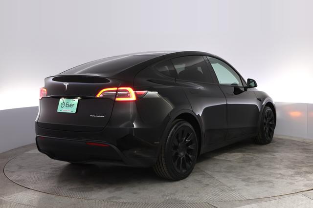 2021 Tesla Model Y — photo 2 of 21