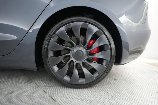 2023 Tesla Model 3 — photo 7 of 21