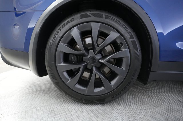 2023 Tesla Model X — photo 17 of 30