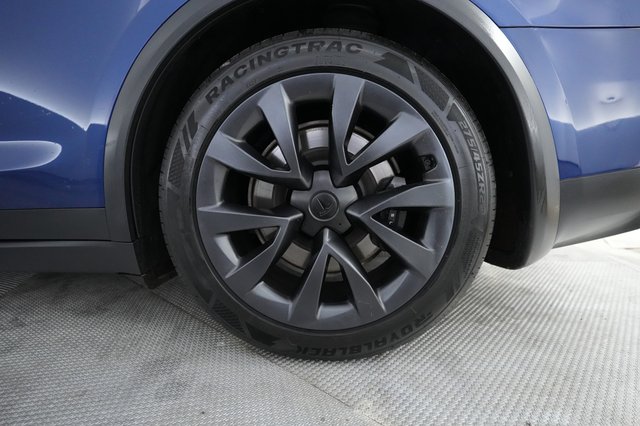 2023 Tesla Model X — photo 7 of 30