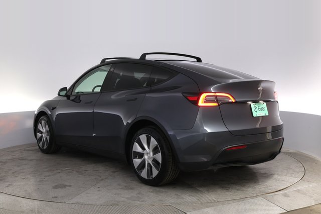 2023 Tesla Model Y — photo 13 of 22