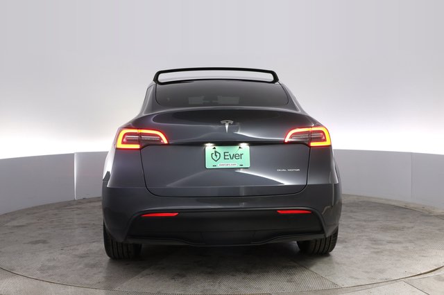 2023 Tesla Model Y — photo 12 of 22