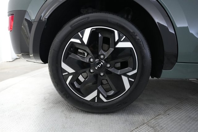 2023 Kia Niro EV — photo 17 of 21