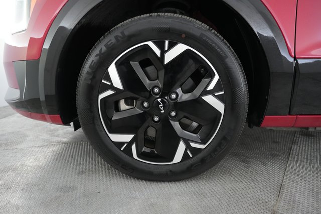 2023 Kia Niro EV — photo 14 of 20
