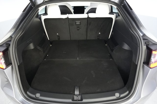 2024 Tesla Model Y — photo 6 of 23