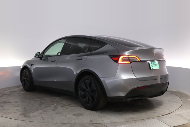 2024 Tesla Model Y — photo 13 of 23