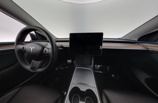 2024 Tesla Model Y — photo 21 of 24