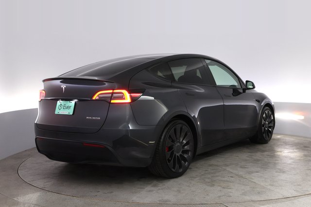 2024 Tesla Model Y — photo 2 of 24