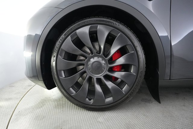 2024 Tesla Model Y — photo 15 of 24