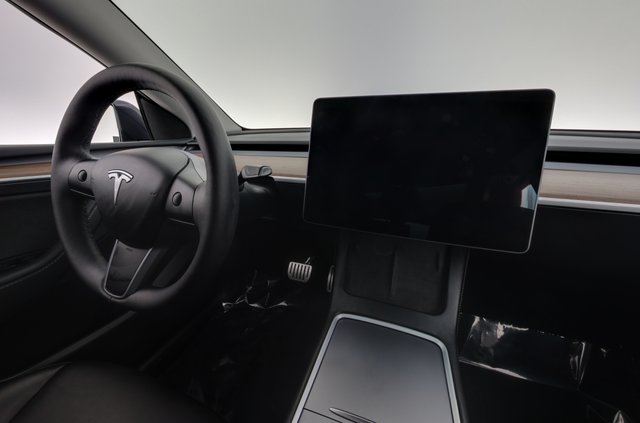 2024 Tesla Model Y — photo 20 of 24