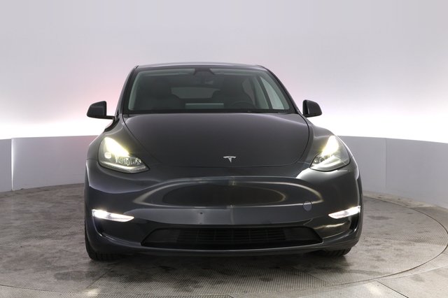 2024 Tesla Model Y — photo 9 of 24