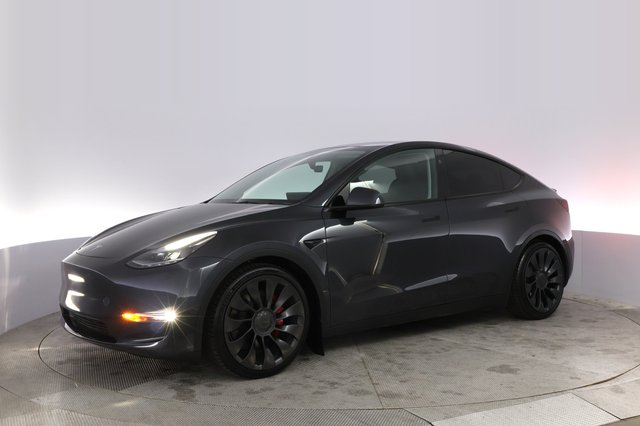 2024 Tesla Model Y — photo 14 of 24