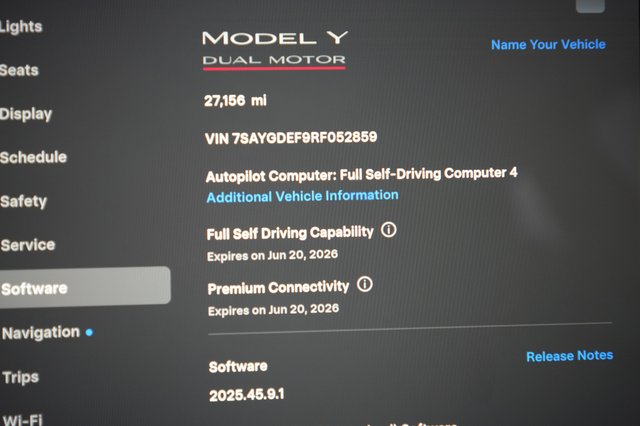 2024 Tesla Model Y — photo 5 of 24