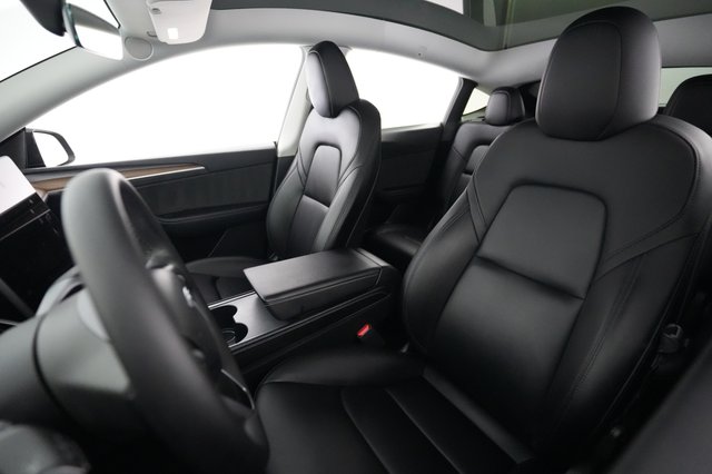 2024 Tesla Model Y — photo 3 of 24