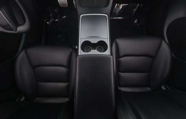 2024 Tesla Model Y — photo 22 of 24