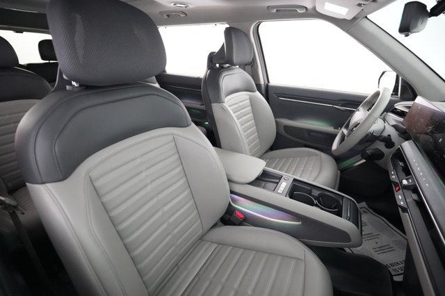 2024 Kia EV9 — photo 18 of 23