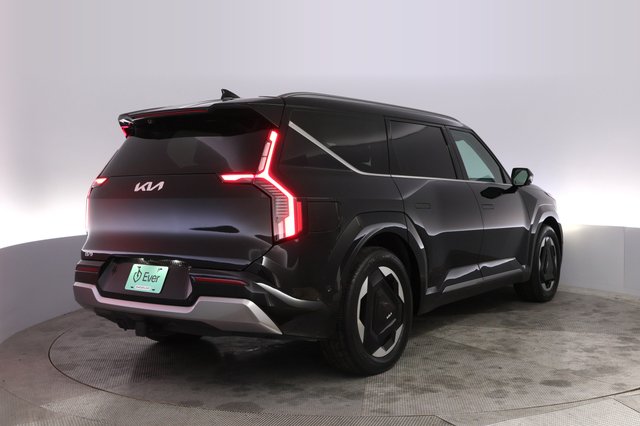 2024 Kia EV9 — photo 2 of 23