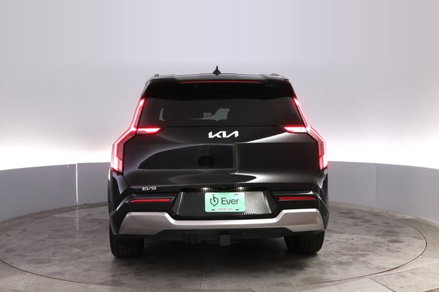 2024 Kia EV9 — photo 12 of 23