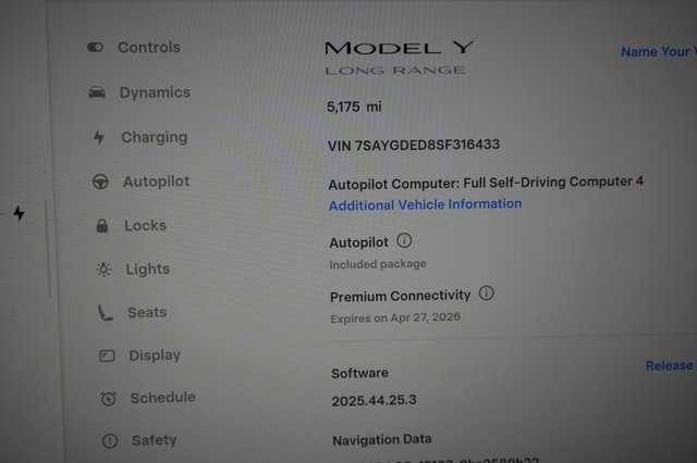 2025 Tesla Model Y — photo 5 of 21