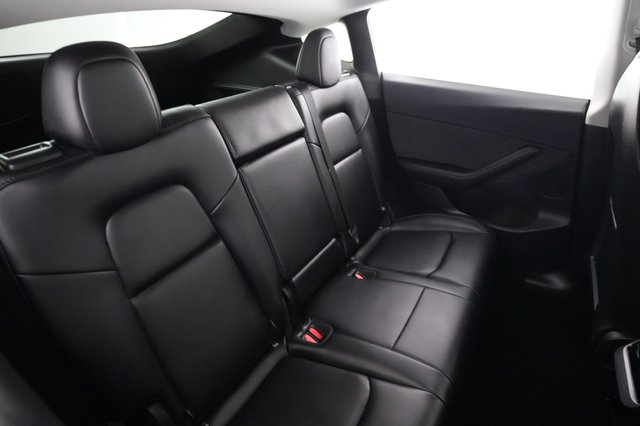 2025 Tesla Model Y — photo 4 of 21
