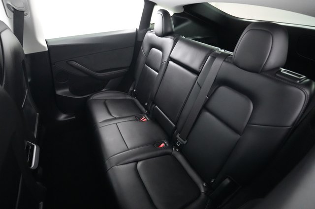 2025 Tesla Model Y — photo 19 of 21
