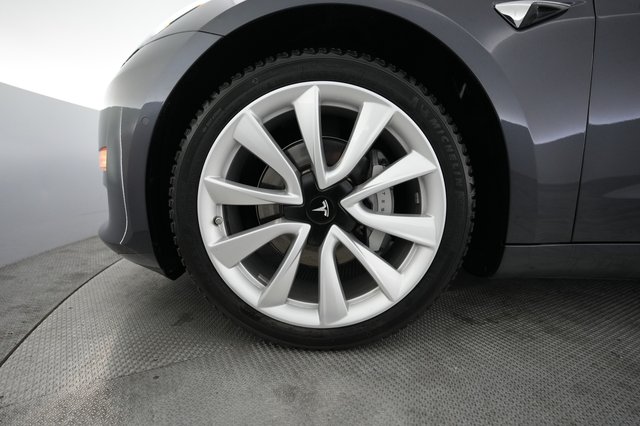 2018 Tesla Model 3 — photo 15 of 21