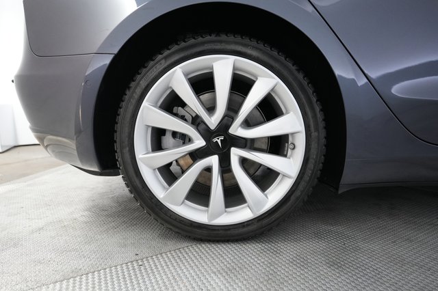 2018 Tesla Model 3 — photo 17 of 21