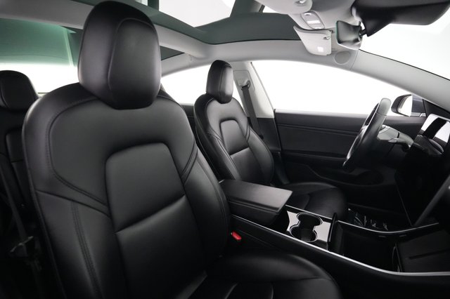 2018 Tesla Model 3 — photo 18 of 21
