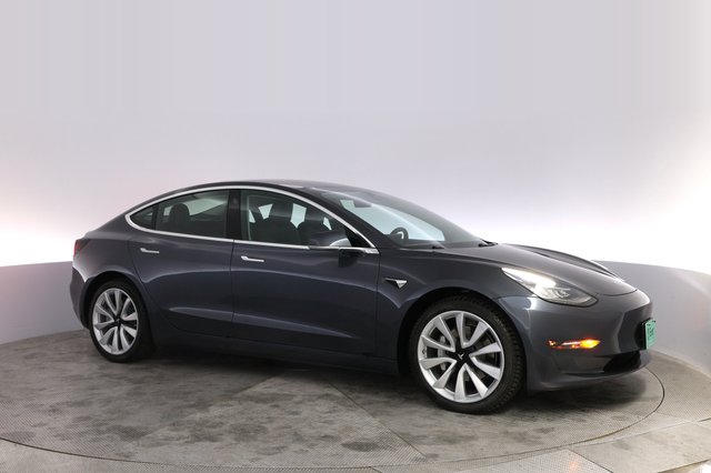2018 Tesla Model 3 — photo 11 of 21