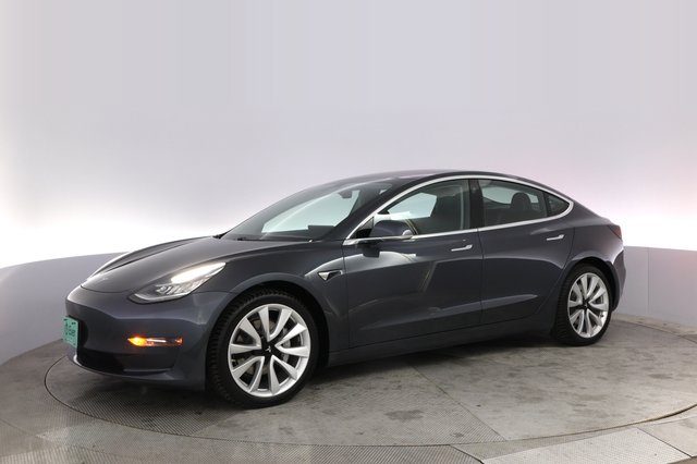 2018 Tesla Model 3 — photo 14 of 21