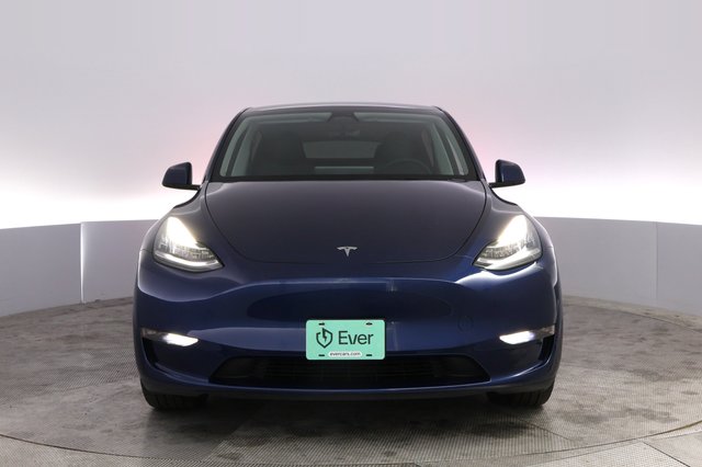 2023 Tesla Model Y — photo 9 of 21