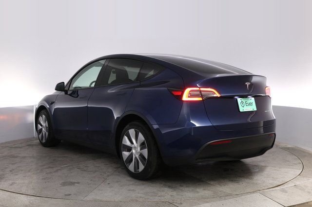 2023 Tesla Model Y — photo 13 of 21