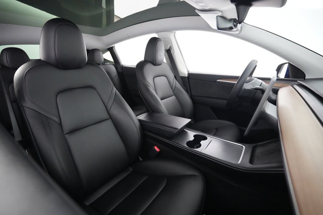 2023 Tesla Model Y — photo 18 of 21