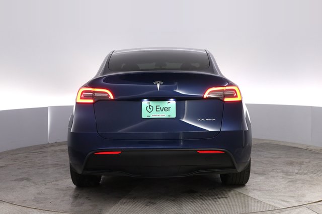 2023 Tesla Model Y — photo 12 of 21